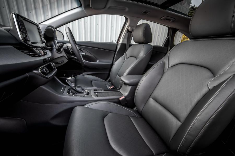 Интерьер Hyundai i30 Tourer Go! SE (PD) 2018 года  (UK) (фото 31 из 40)